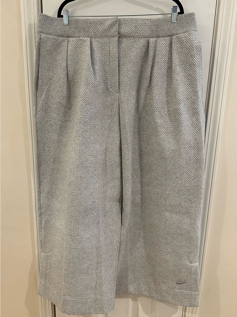 Nike Women’s Tech Pack Therma Fit ADV Standard Fit
High Rise Full Length XXL